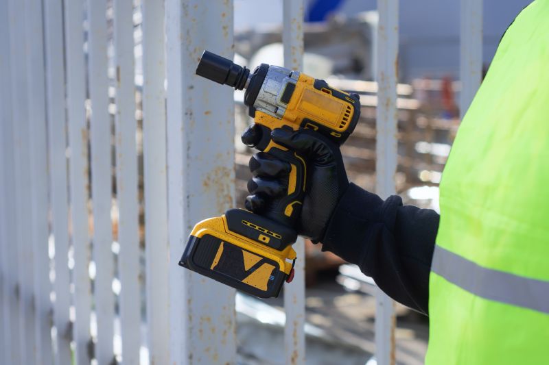 Local Fence Lighting Repair pros at work